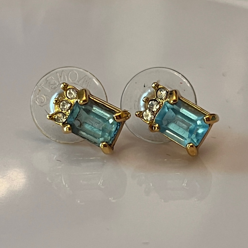 Elegant Gold and Blue Topaz Stud Earrings - Picture 5 of 5
